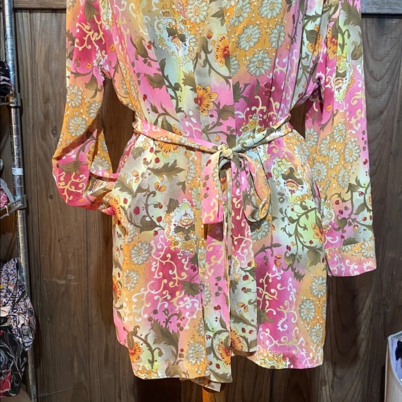 Victoria Secret Semi-Sheer Robe w/pockets - Picture 4 of 16